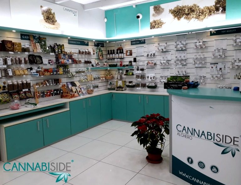 Interno Negozio CannabiSide